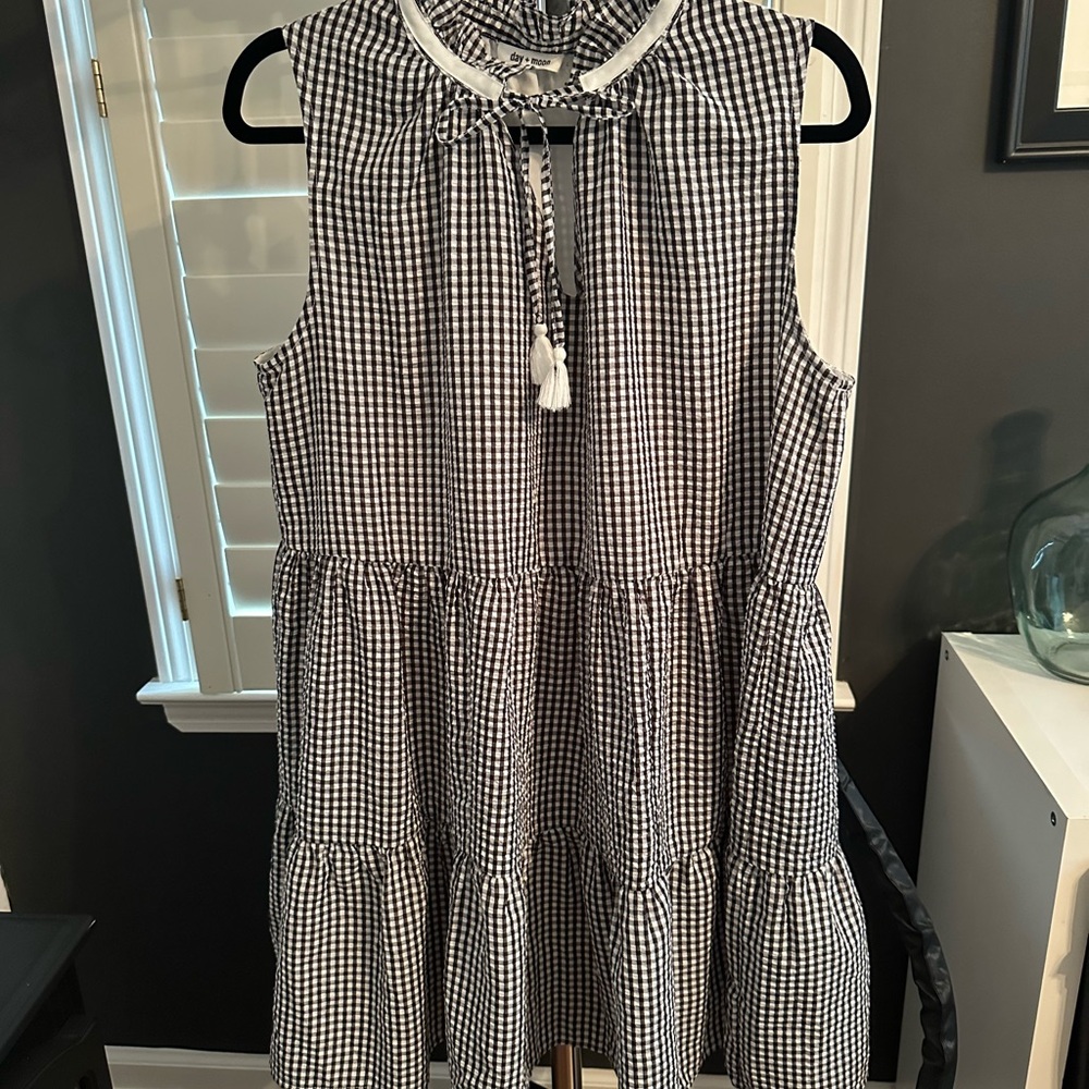Black and White Sleeveless Mock Neck Midi Dress